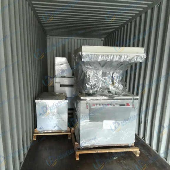 印度客戶定制金屬蝕刻機裝柜出貨!